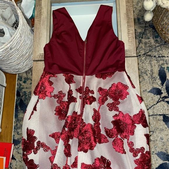 Gorgeous red high-low overlay dress - Picture 2 of 3